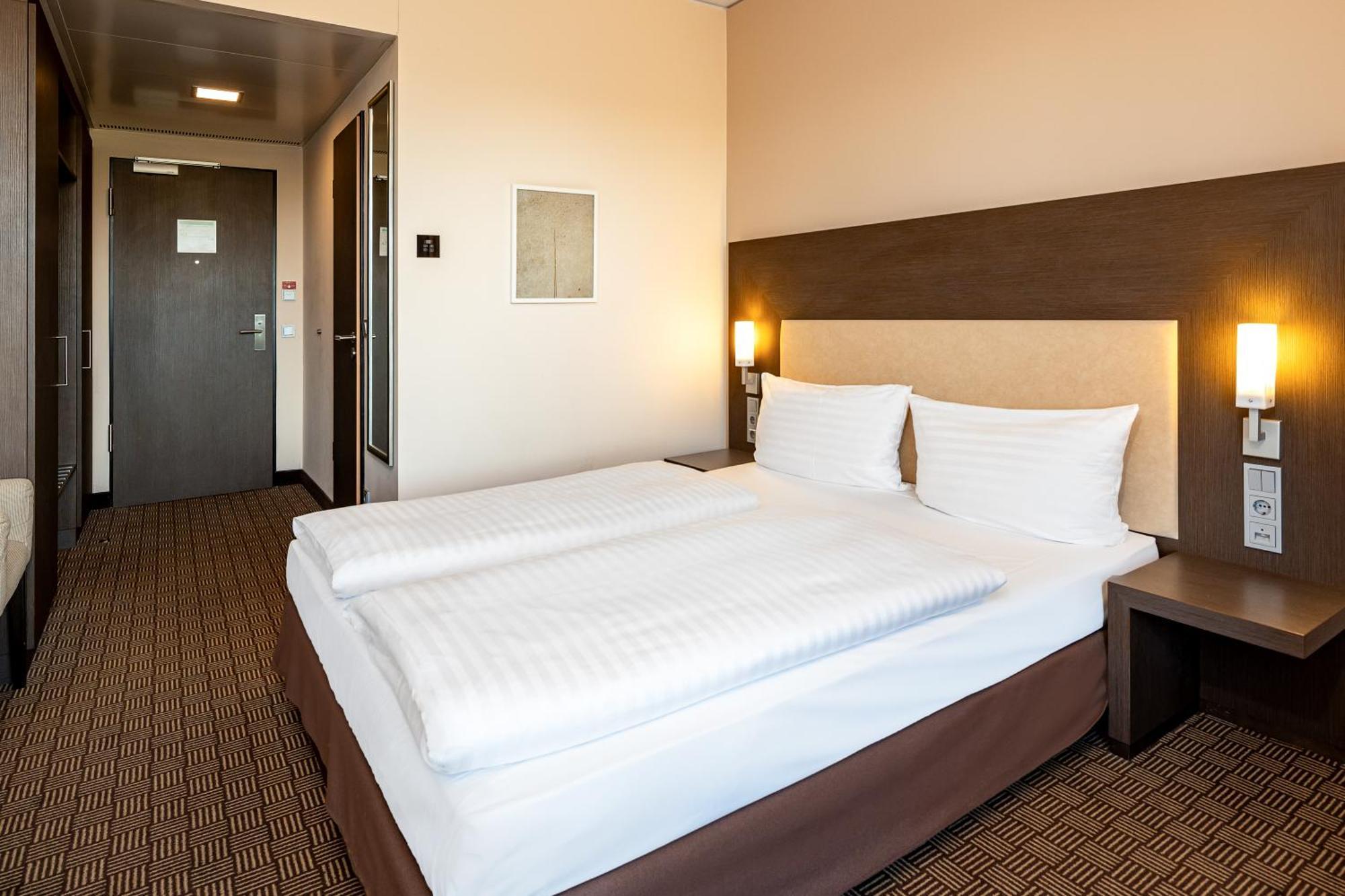 อินเตอร์ซิตี้โฮเต็ล ฮัมบูร์ก ดัมม์ทอร์ - เมสเซอ Hotel ภายนอก รูปภาพ